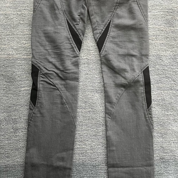 HELMUT LANG GRAY & BLACK SEAMED LEGGINGS - Picture 2 of 10